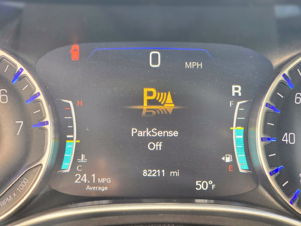 Used 2024 Chrysler Pacifica Touring-L FWD image 27