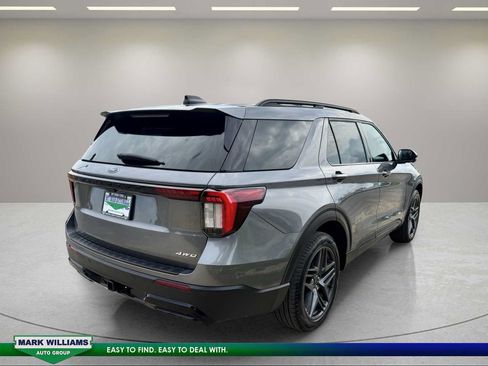 Used 2025 Ford Explorer ST-Line w/ ST-Line Street Pack AWD/4WD image 6