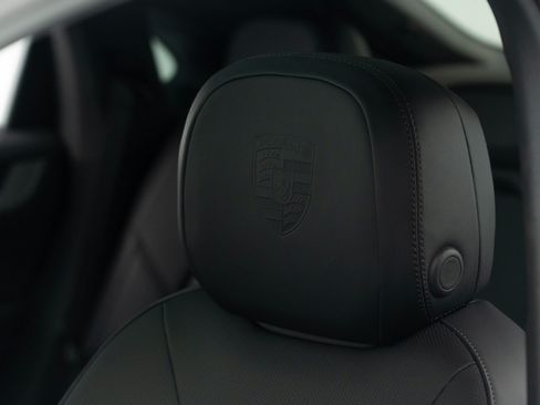 Certified 2026 Porsche Cayenne GTS AWD/4WD image 18