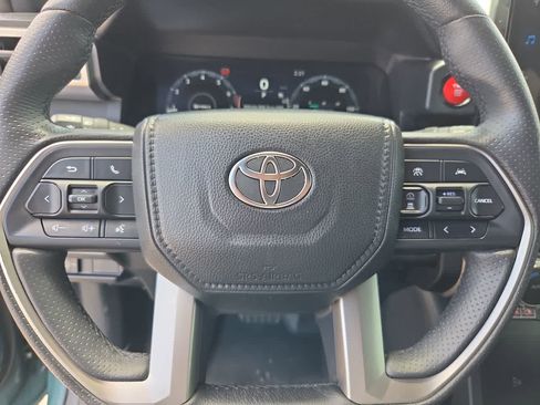 Used 2025 Toyota 4Runner TRD Off-Road Premium AWD/4WD image 23