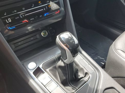 Certified 2023 Volkswagen Tiguan SE FWD image 28