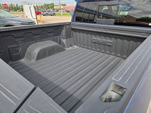 Used 2025 GMC Sierra 1500 Denali w/ Technology Package AWD/4WD image 13