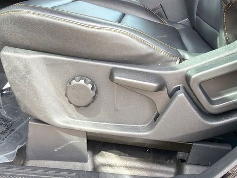 Used 2022 Ford Bronco Badlands image 18