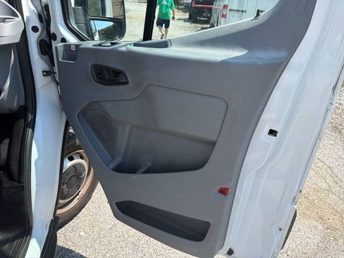 Used 2019 Ford Transit 250 148 Medium Roof RWD image 15
