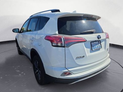 Used 2016 Toyota RAV4 XLE AWD/4WD image 4