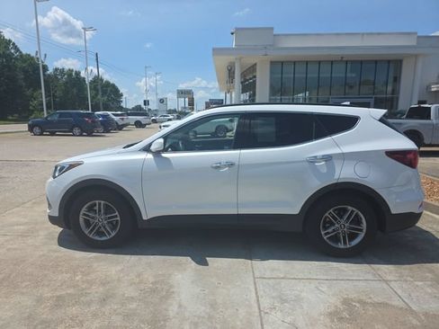 Used 2017 Hyundai Santa Fe Sport FWD image 2