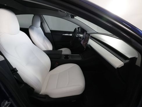 Used 2021 Tesla Model 3 Standard Range Plus RWD image 10