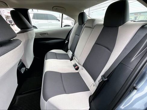 Used 2025 Toyota Corolla LE image 19