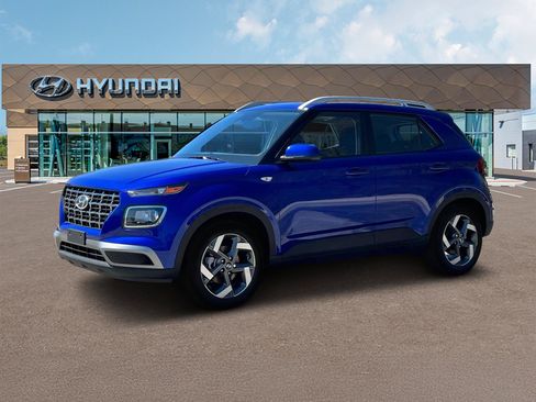 Used 2025 Hyundai Venue SEL FWD image 2