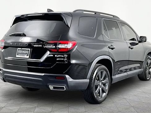 Used 2024 Honda Pilot Sport image 6