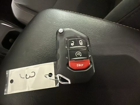 Used 2024 Jeep Wrangler Unlimited Sahara AWD/4WD image 23