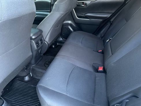 Used 2023 Toyota RAV4 LE FWD image 17