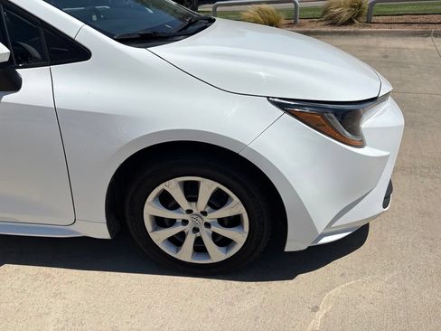 Used 2024 Toyota Corolla LE FWD image 8