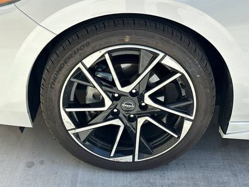 Used 2024 Nissan Sentra SR FWD image 15