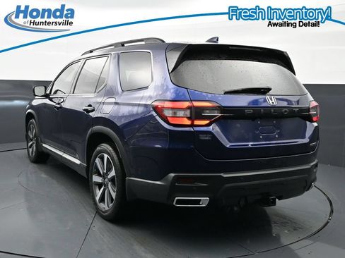 Used 2023 Honda Pilot Touring image 7