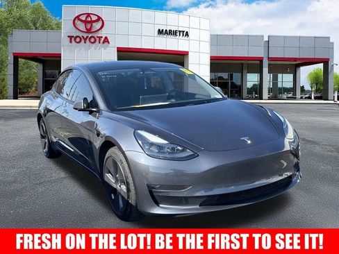 Used 2023 Tesla Model 3 Standard Range image 1