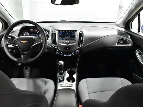 Used 2019 Chevrolet Cruze LT image 6