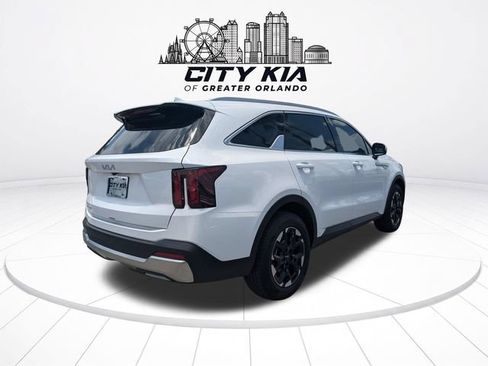 Used 2026 Kia Sorento S FWD image 5