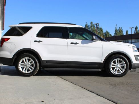 Used 2017 Ford Explorer FWD image 10