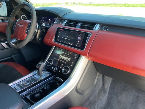 Used 2021 Land Rover Range Rover Sport HST image 12