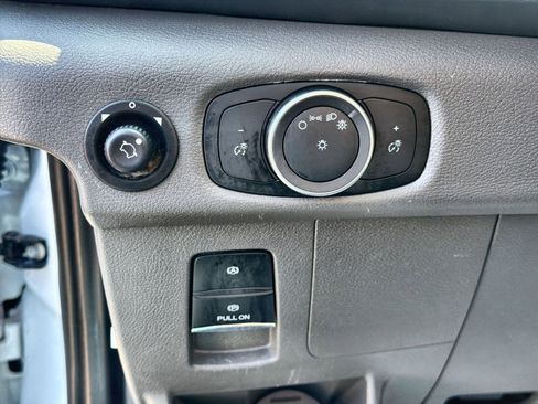 Used 2023 Ford Transit 250 Medium Roof AWD image 31