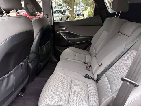 Used 2017 Hyundai Santa Fe Sport FWD image 17