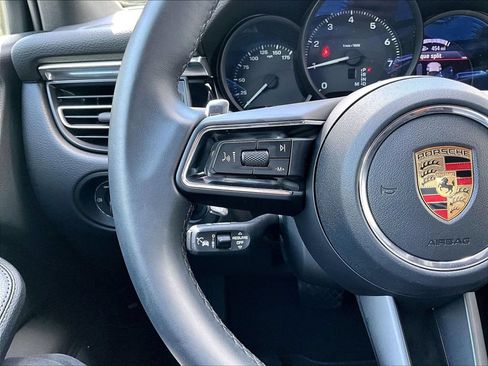 Certified 2026 Porsche Macan AWD/4WD image 23