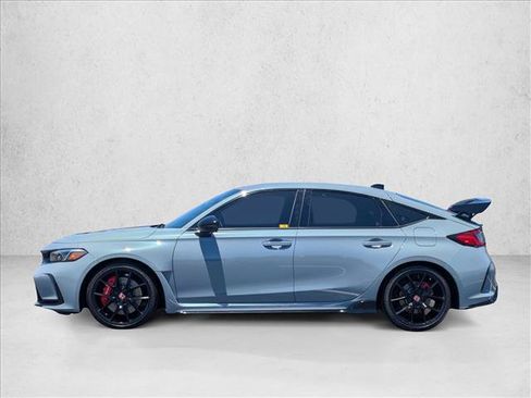 Used 2023 Honda Civic Type R image 9