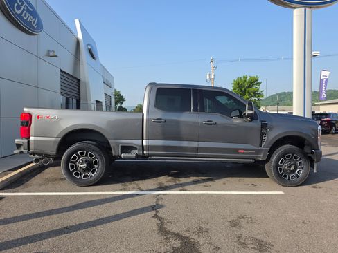 Used 2026 Ford F350 Platinum AWD/4WD image 2