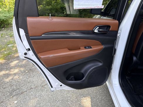 Used 2020 Jeep Grand Cherokee Overland image 17