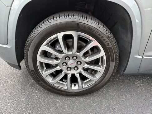 Used 2023 GMC Acadia Denali w/ Denali Ultimate Package FWD image 11