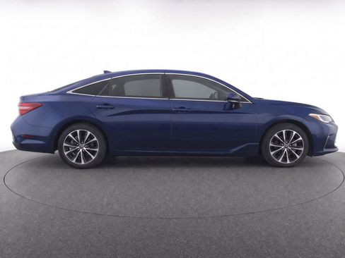 Used 2016 Toyota Avalon XLE FWD image 11