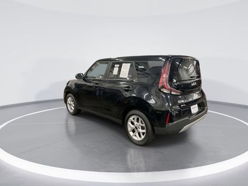Used 2023 Kia Soul LX w/ LX Technology Package image 6