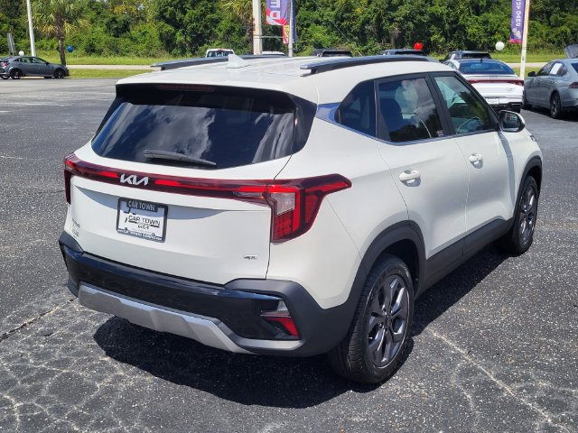 Used 2024 Kia Seltos S AWD/4WD image 2