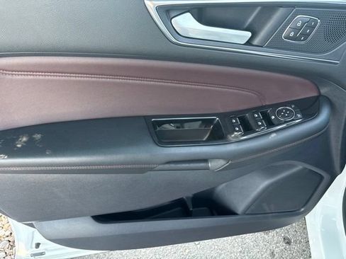 Used 2020 Ford Edge Titanium w/ Equipment Group 301A AWD/4WD image 24