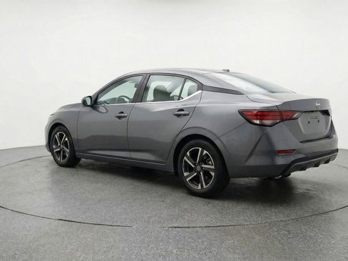 Used 2025 Nissan Sentra SV image 6