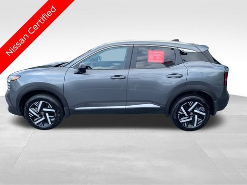 Used 2026 Nissan Kicks SV FWD image 2