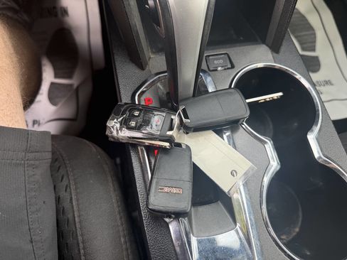 Used 2015 GMC Terrain SLE w/ LPO, Protection Package image 10