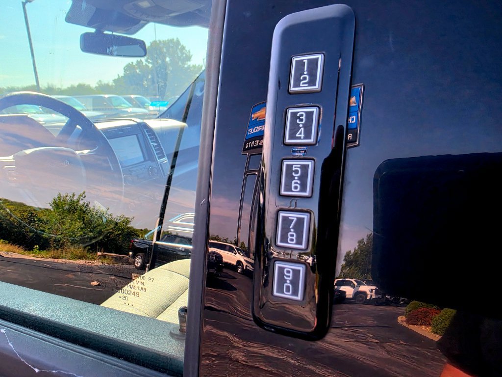 Used 2020 Ford F150 XLT w/ Equipment Group 302A Luxury AWD/4WD image 17