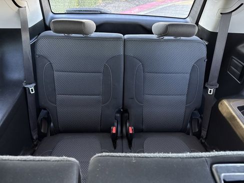 Used 2021 GMC Acadia SLE w/ Driver Convenience Package image 16