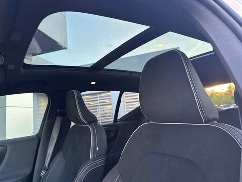 Used 2023 Volvo XC40 Recharge Ultimate w/ Protection Package Premier AWD/4WD image 12