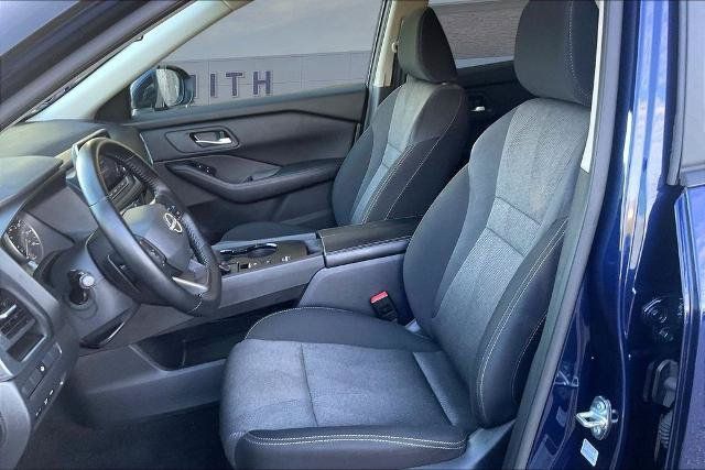 Used 2025 Nissan Rogue SV FWD image 21