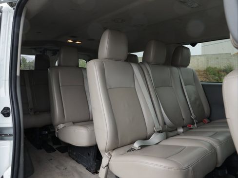 Used 2016 Nissan NV 3500 SL image 22