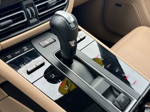 Used 2024 Porsche Macan image 18