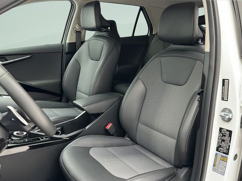 Used 2024 Kia Niro Wind w/ Wind Preserve Package FWD image 14