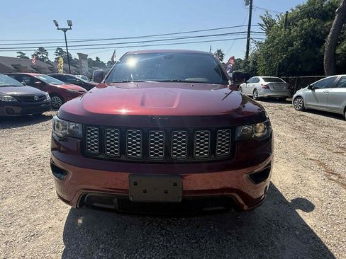 Used 2020 Jeep Grand Cherokee Altitude image 2