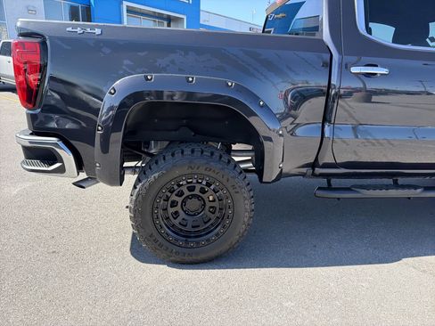 Used 2025 GMC Sierra 1500 SLT AWD/4WD image 6