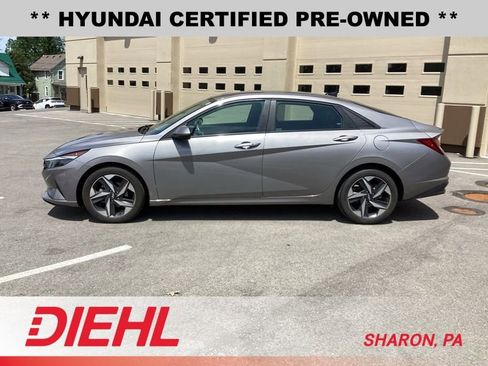 Used 2023 Hyundai Elantra SEL w/ Convenience Package FWD image 4