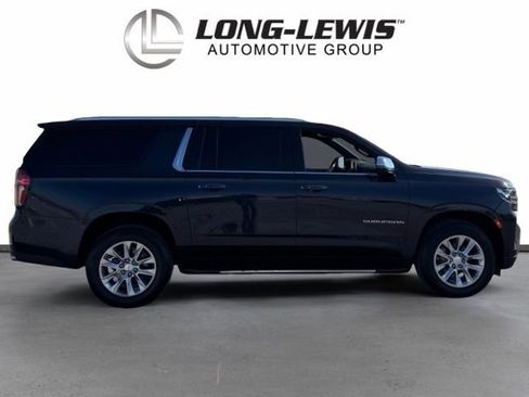 Used 2023 Chevrolet Suburban Premier image 6