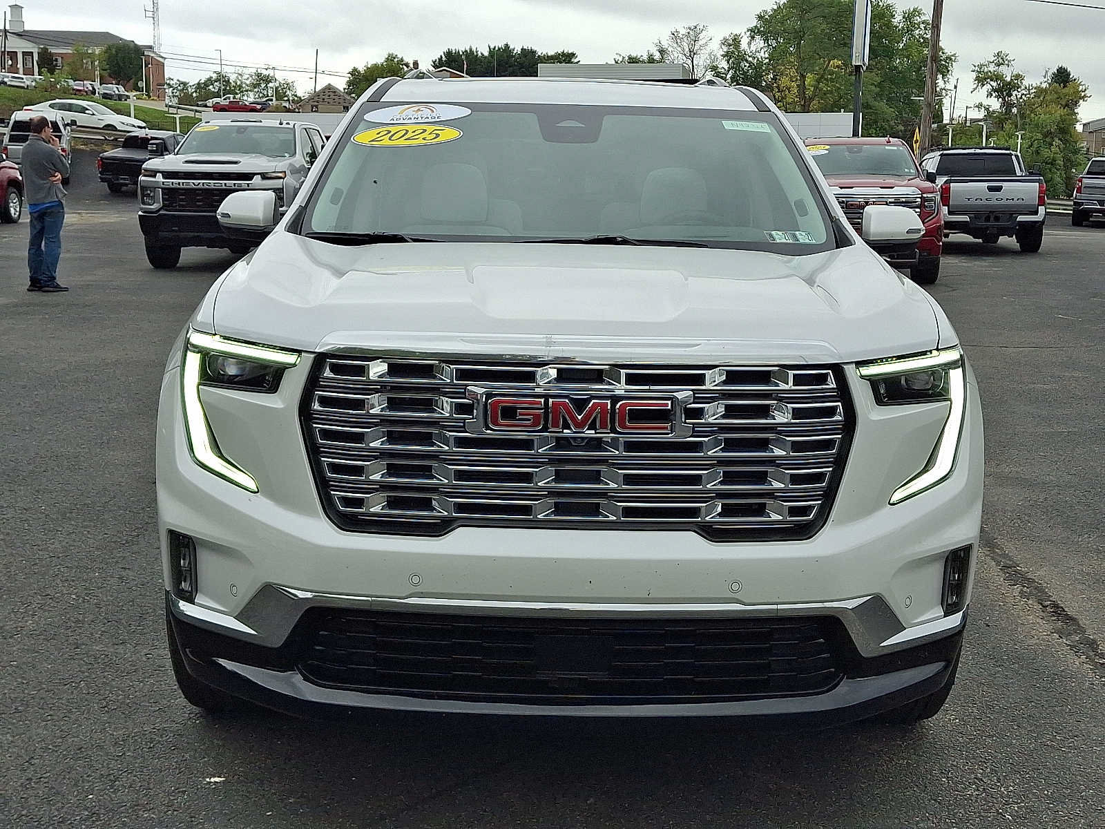 Used 2025 GMC Acadia Denali w/ Super Cruise Package AWD/4WD image 3
